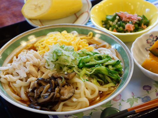 和食料理の彩り豊かな一皿
