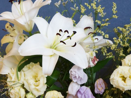 華やかな花々の装飾