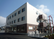 現代的な外観の建物
