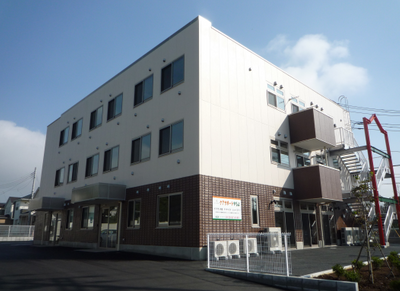 現代的な外観の建物