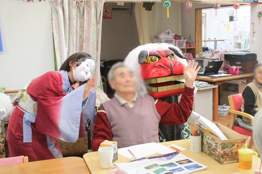 楽しげな様子の部屋