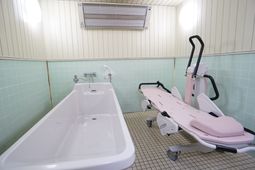 清潔な浴室設備