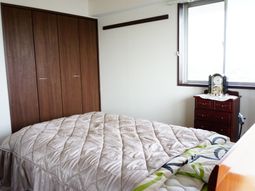 快適な居室のベッド