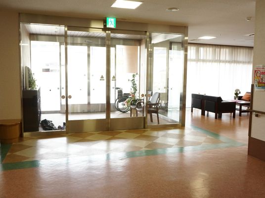 明るいエントランスホール