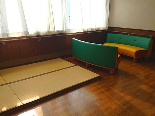 座敷とソファの和室