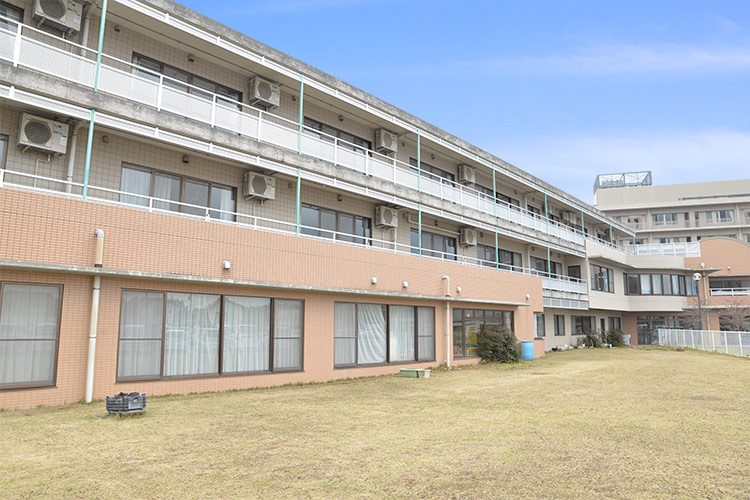 介護老人保健施設 シルバーハピネスの外観