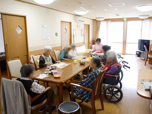 和やかな食堂の様子