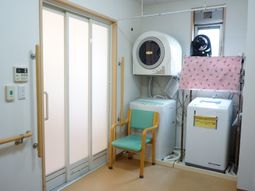 洗濯機と乾燥機の設備