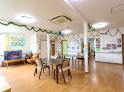 共有スペースの明るい雰囲気