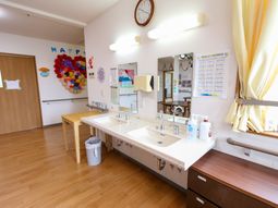 洗面台と鏡の設備