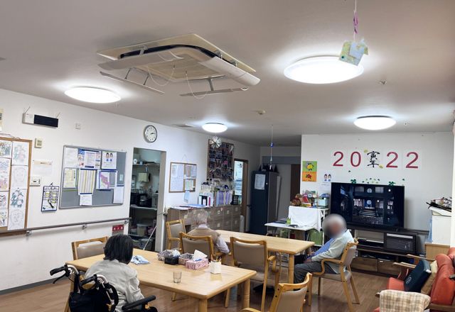 広々としたリビング リビング 広いスペースが確保された明るい共用エリアです。車椅子の方も安心して過ごせます。
