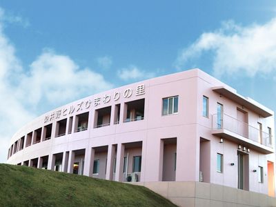 ピンクの建物の外観