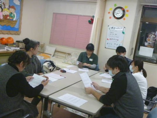 会議中の多目的室  