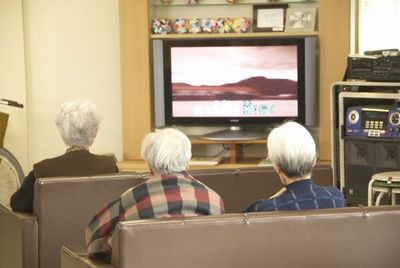 テレビ鑑賞のラウンジ