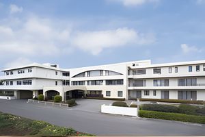 広々とした外観