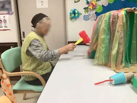 楽しむ様子の多目的室  
