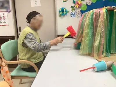 楽しむ様子の多目的室