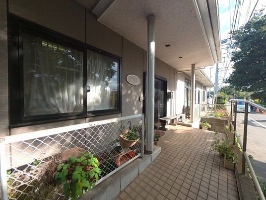 心地よい通路の外観