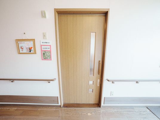 廊下のドア