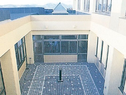 中庭のある建物  
