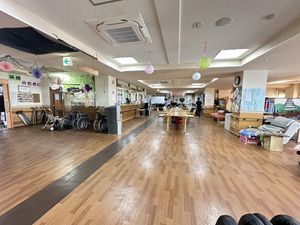 賑やかなロビー