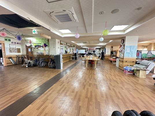 賑やかなロビー