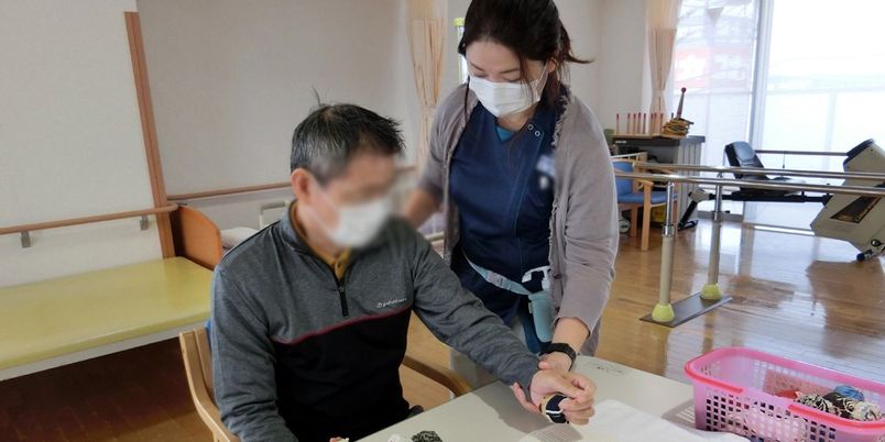 スタッフと訓練の様子