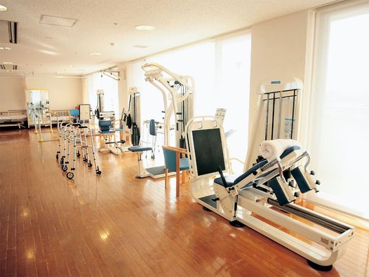 トレーニング機器が揃う部屋