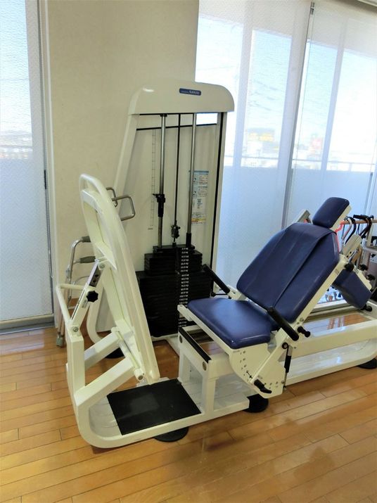 トレーニング設備の部屋