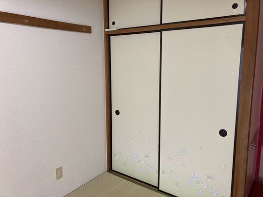 洋室の押入れ