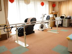 リハビリ機器のある部屋