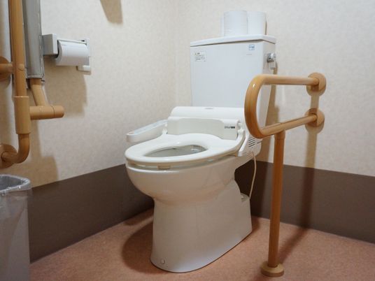 手すり付きトイレ設備