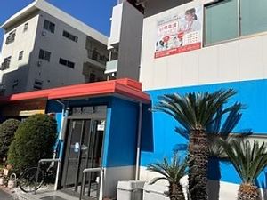 建物正面の外観  