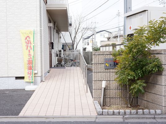 清潔感のあるエントランス