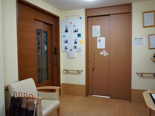 ゆとりある廊下の一角