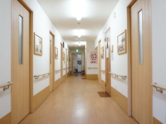 廊下に飾られた掲示物