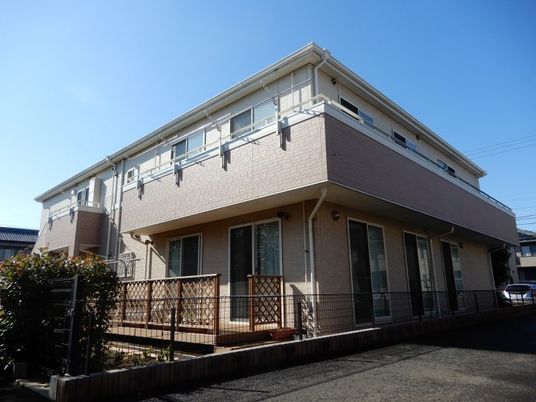 明るい外観  