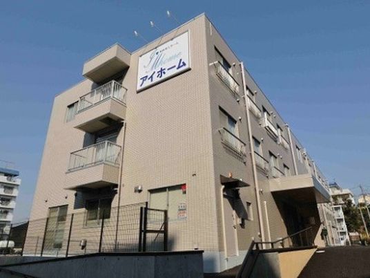 快適な外観の施設エントランス