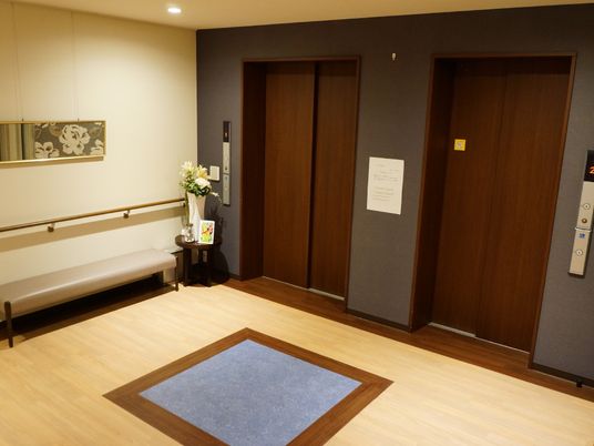 清潔感あるエレベーターホール