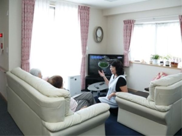 明るい居室の様子