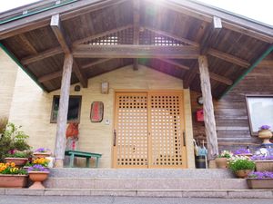 和の趣あるエントランス