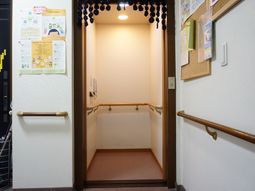 手すりつき廊下の角