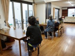 リビング空間と居住者
