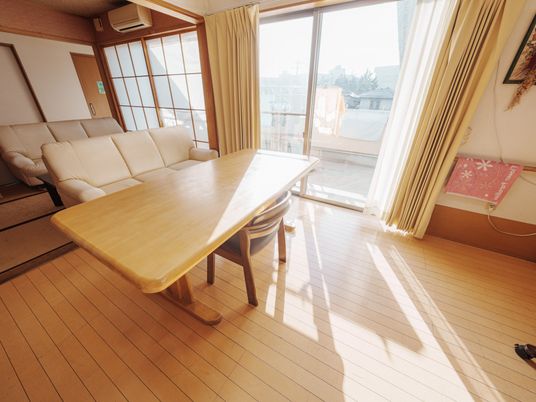 自然光が差し込む居室