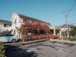 庭が見える外観