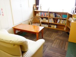 和やかな休憩室の一角