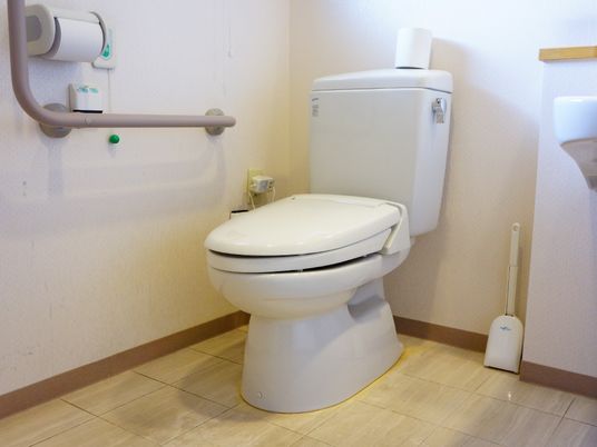 バリアフリー設計のトイレ
