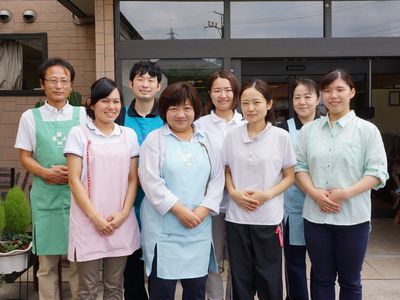スタッフの集合写真