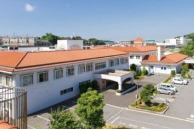 広々とした建物の外観