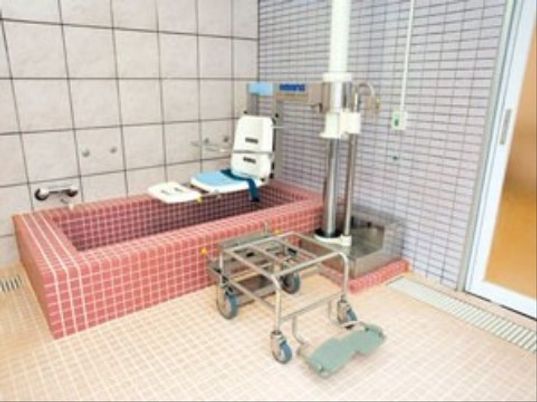 リフト付き浴槽設備
